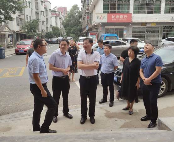 省民政廳領導一行蒞臨青園社區居家養老服務中心參觀指導工作 省民政廳領導一行蒞臨青園社區居家養老服務中心參觀指導工作