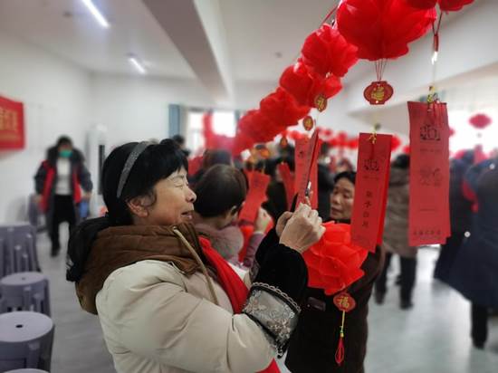 花好月圓人長(zhǎng)久 情意濃濃鬧元宵——發(fā)展養(yǎng)老開展慶祝元宵系列活動(dòng) 花好月圓人長(zhǎng)久 情意濃濃鬧元宵——發(fā)展養(yǎng)老開展慶祝元宵系列活動(dòng)