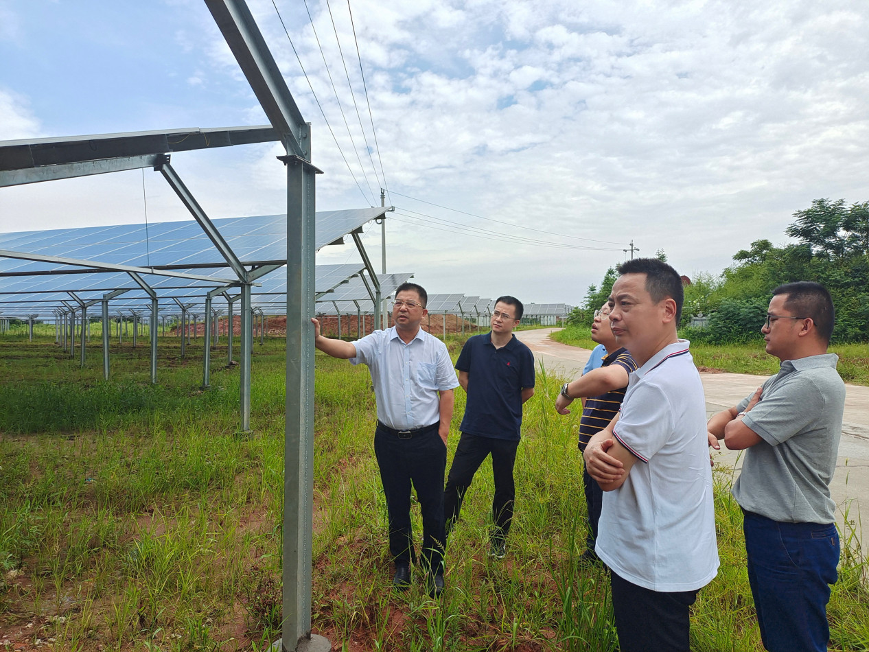 劉志剛帶隊考察華能湖南岳陽、兆邦陶瓷光伏項目